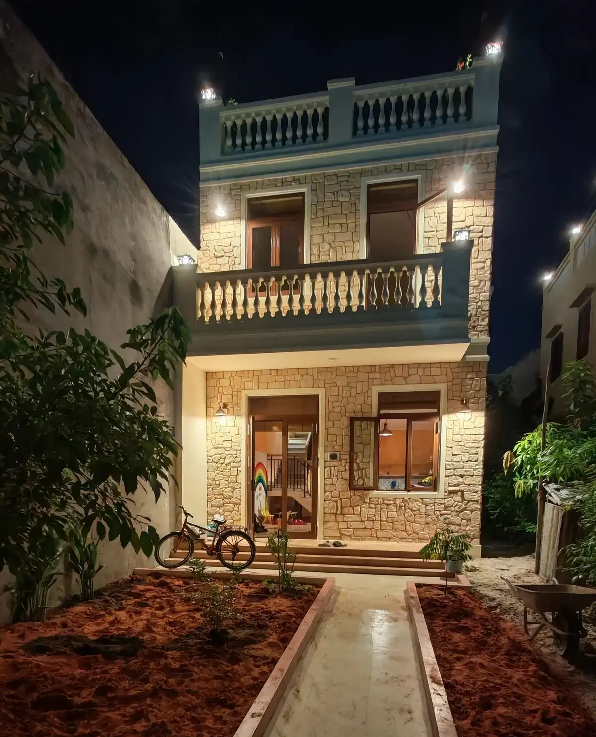 Villa Hanna in Phan Thiet - Außenansicht bei Nacht. Foto: Heiko Weckbrodt